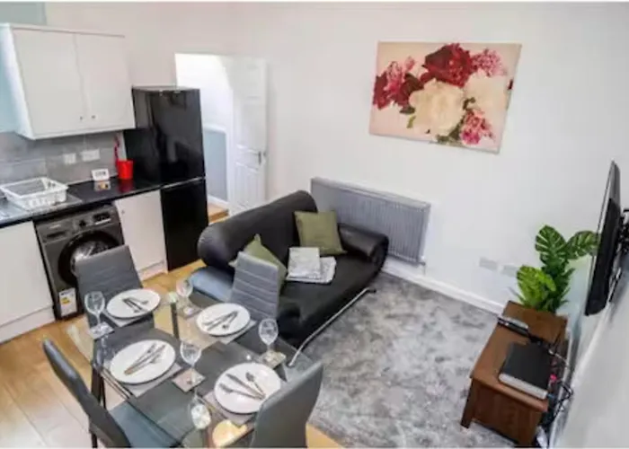 Family-Friendly Two-Bedroom Apartment Near Manchester City Stadium