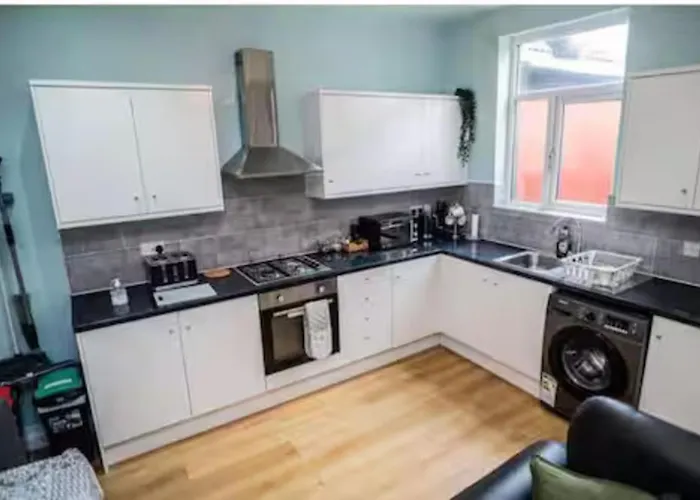 Family-Friendly Two-Bedroom Apartment Near Manchester City Stadium