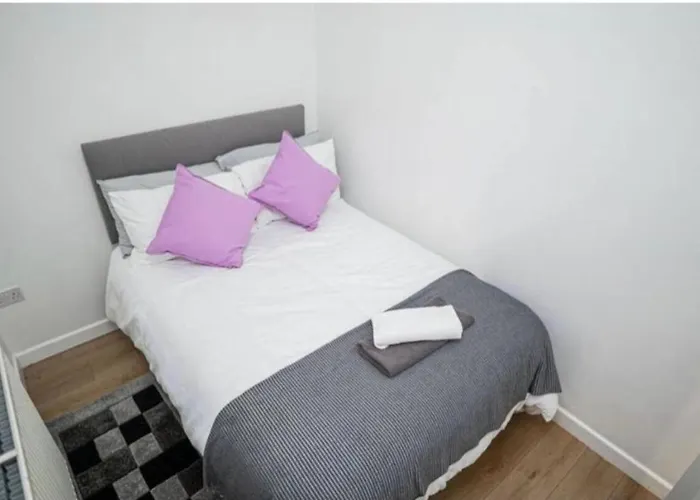 Family-Friendly Two-Bedroom Apartment Near Manchester City Stadium